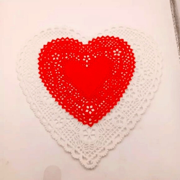 Red + White Lace 6 inch Heart Paper Doilies Royal Lace -30 Count Made In USA - Picture 4 of 9